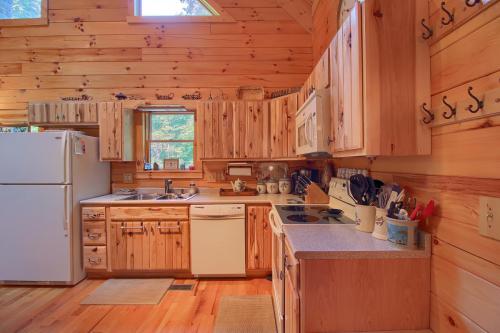 Deer Cabin - Hocking Hills Cabin Rentals